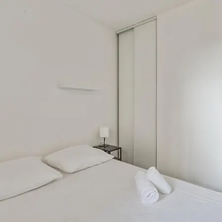 Cozy With Huge Terrace And Swimmingpool - Welkeys Apartamento *